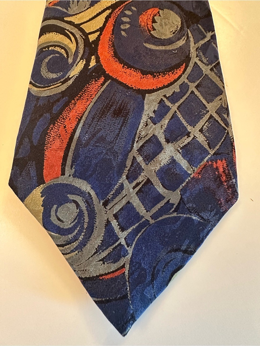 VINTAGE GUY LAROCHE RETRO ABSTRACT PATTERNED 100% SILK MEN'S TIE